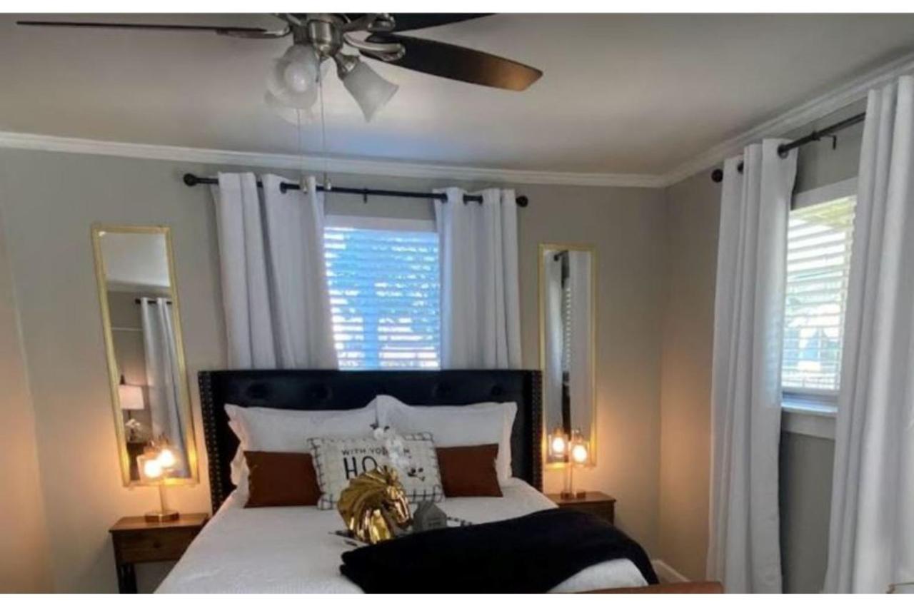 Stunning Cozy Downtown Guesthouse San Antonio Extérieur photo